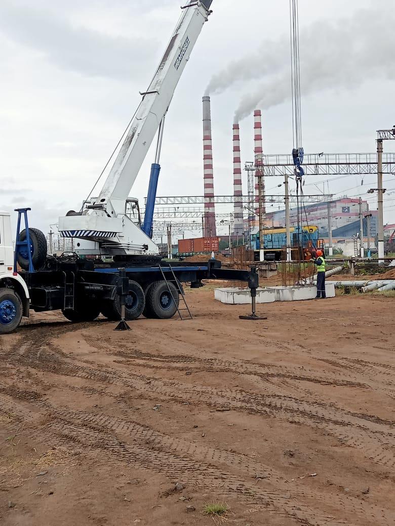 Изготовление и монтаж эстакады через железнодорожные пути 