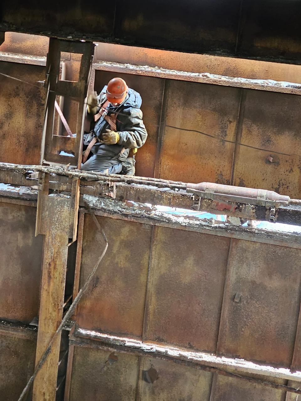 Капитальный ремонт по восстановлению несущей способности колонн, ферм и стенового ограждения